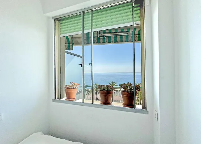 Sea Front Saphir