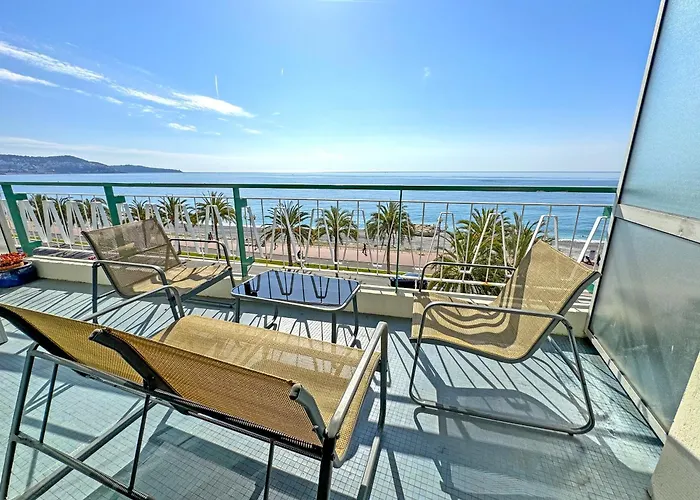 Apartment Sea Front Saphir