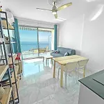 Sea Front Saphir Apartman *